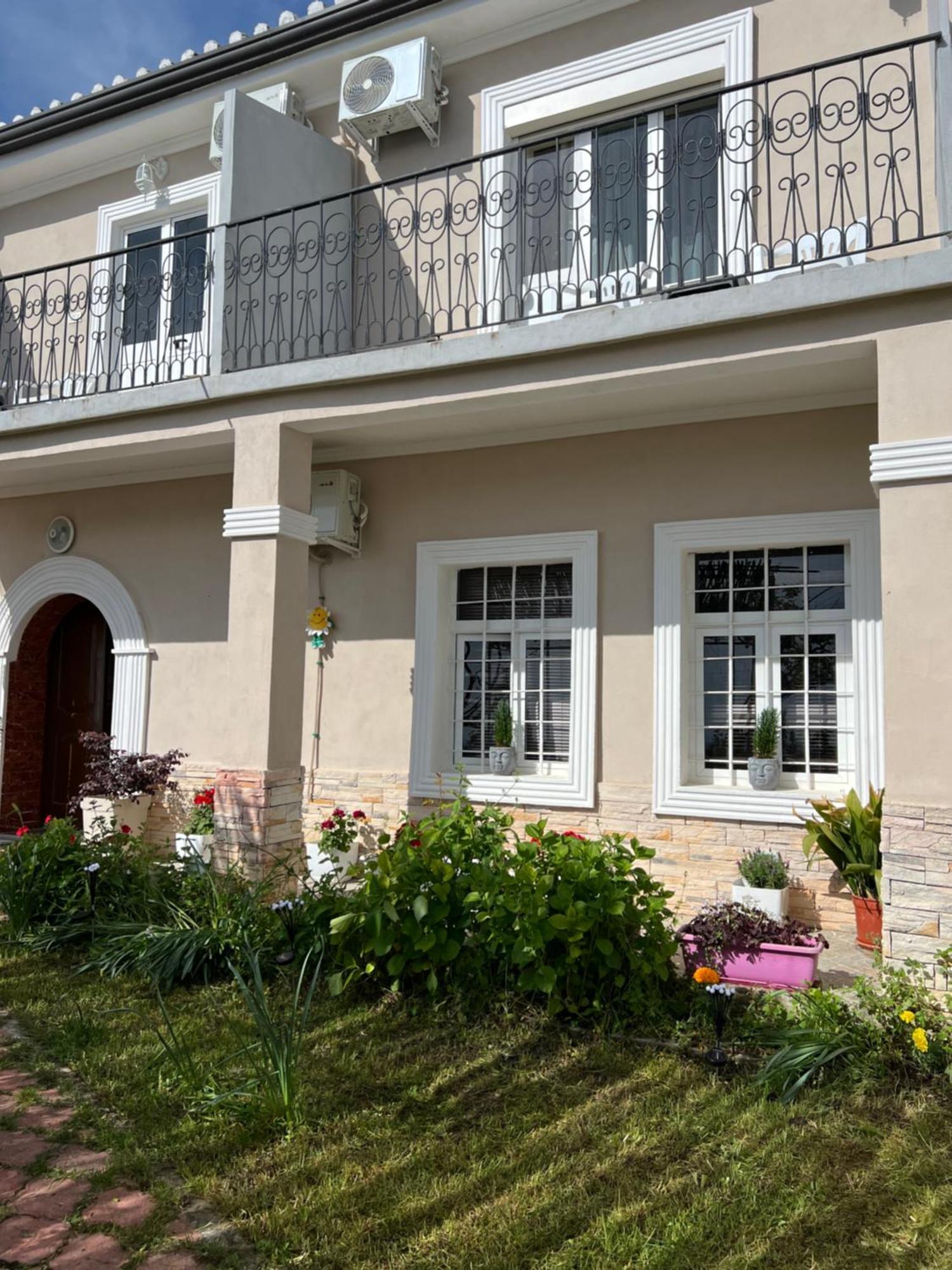 Garden Villa Guni Krujë Extérieur photo